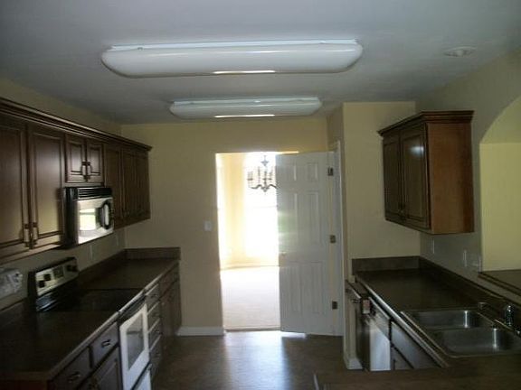2nd image of 1598 Sawmill Creek Ln