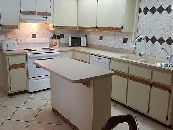 4th image of 12104 Capilla Ln