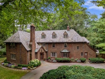 25 Hillside Rd, Wellesley, MA, 02481