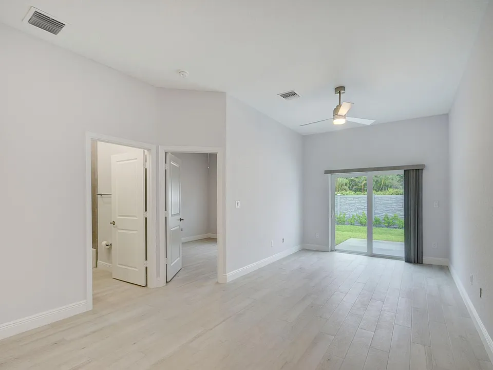 703 Dawn Pl #C