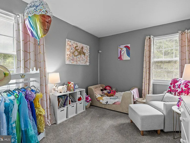 31 Pearl Dr — Photo 14