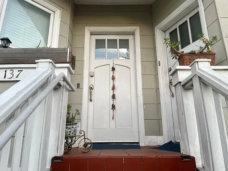 137 Brussels St — Photo 27