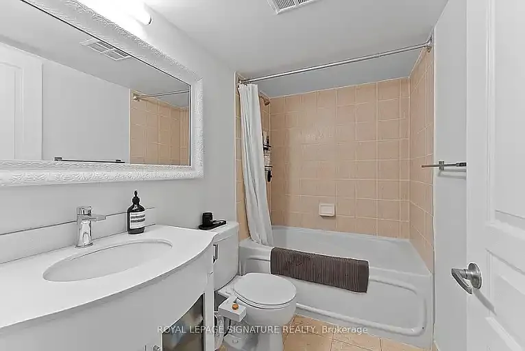 323 Richmond St E #316