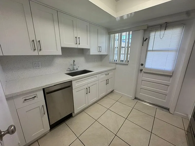 3501 Tyler St Hollywood, FL 33021 — Photo 6