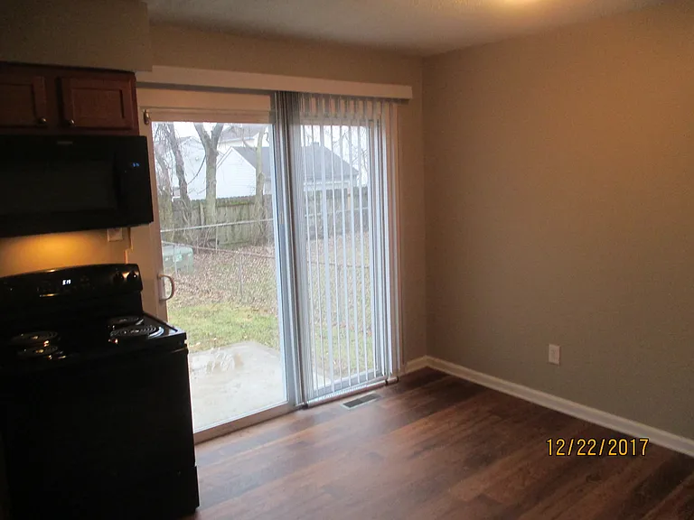 2849 Palisades Ave — Photo 6