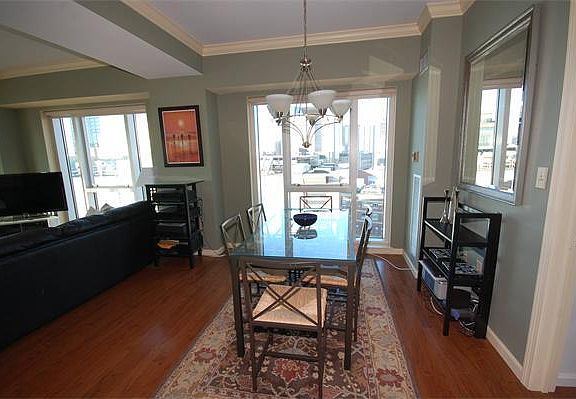 4th image of 1 Nassau St Unit 1601