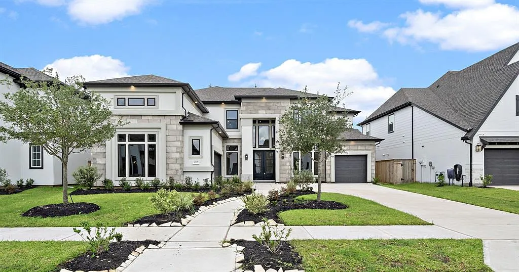 1007 Oakwood Trl — Photo 2