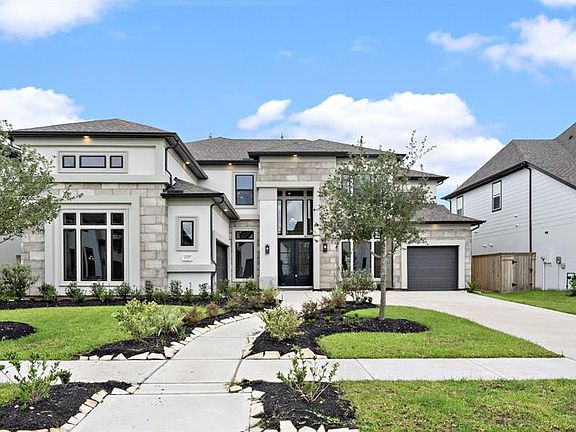 2nd image of 1007 Oakwood Trl #10007