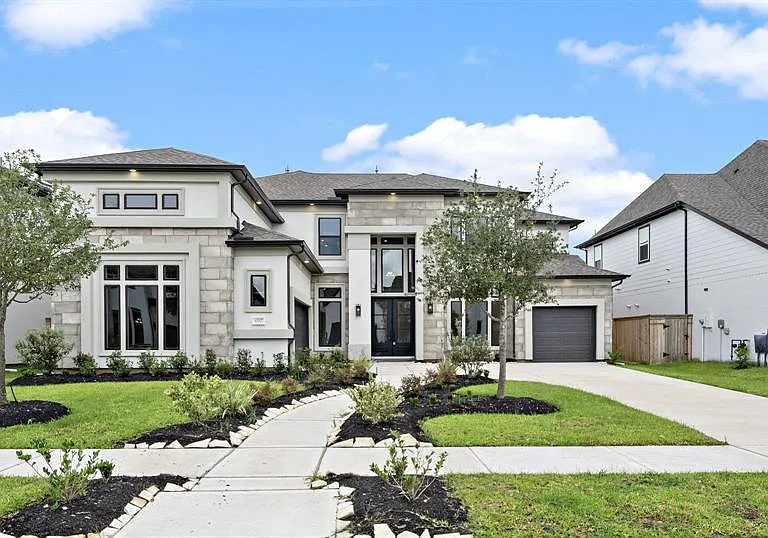9806 Oakwood Trl — Photo 2