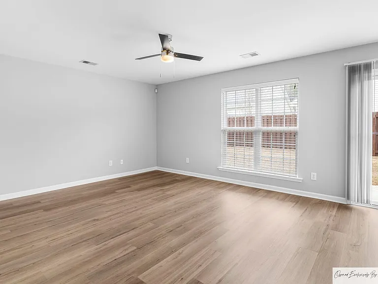 827 Chablis Dr — Photo 10