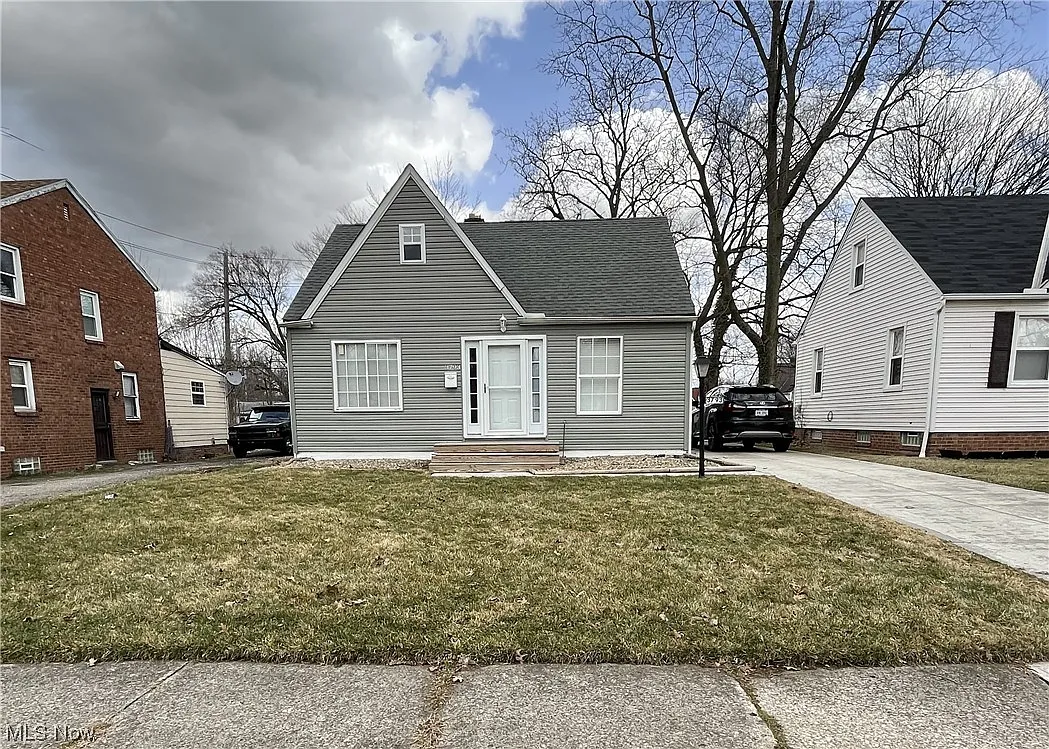 3793 E 177th St photo 1