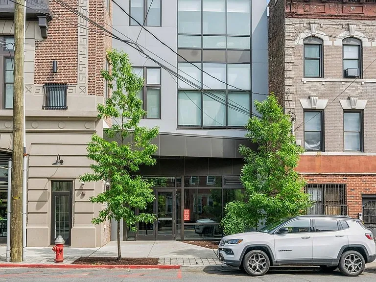 520 Palisade Ave #405 — Photo 37