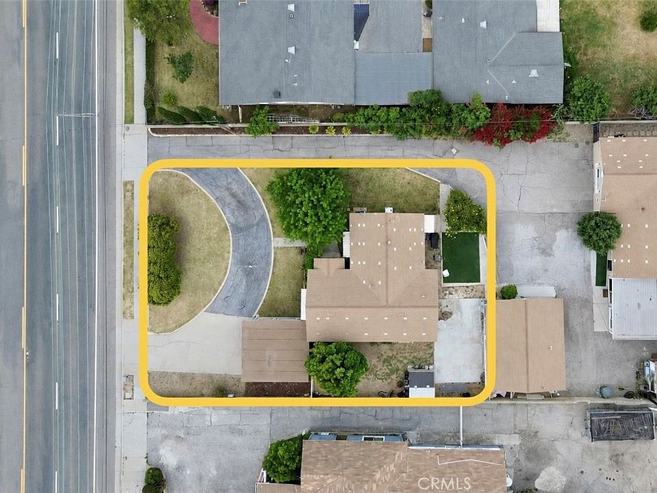 2nd image of 22042 Normandie Ave