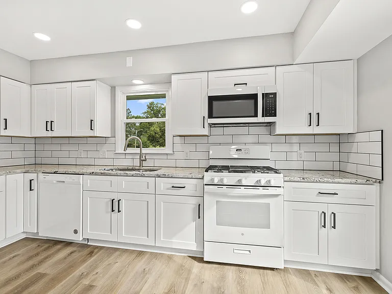 12448 Bel Dr — Photo 8