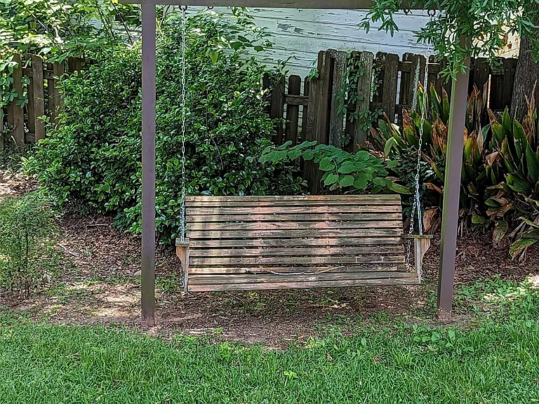 101 Oak Forest Dr — Photo 13