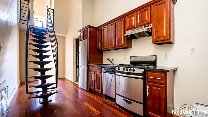 Rented by Nooklyn NYC LLC | media 18