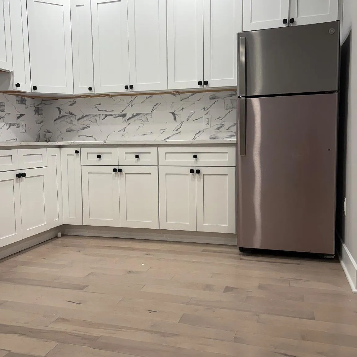 2 bed, 1.0 bath, 2865 sqft, $1,925 — Photo 3