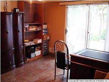 5th image of 386 Husson St