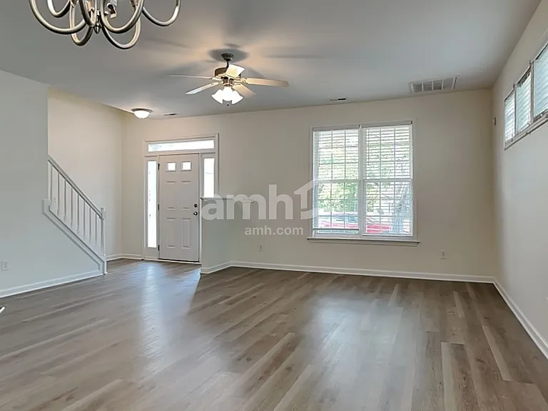 85 Tuscarora Ln — Photo 5