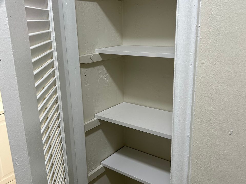 2nd image of 2231 Washington St