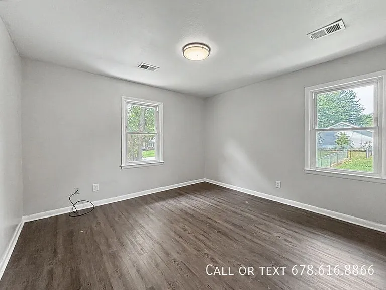 560 Lee Byrd Rd #A — Photo 11