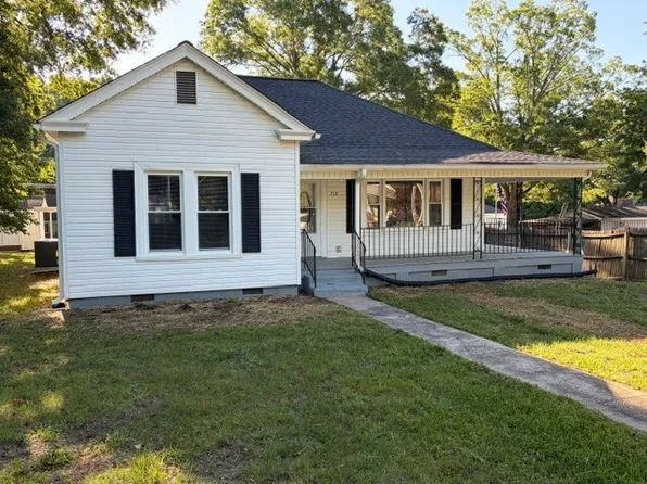 710 Westwood Dr, Eden, NC 27288