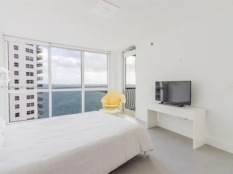 1750 N Bayshore Dr #3201 — Photo 17