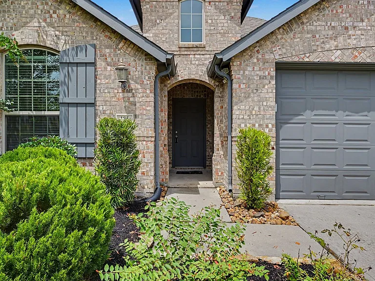 185 Emory Birch Dr — Photo 2