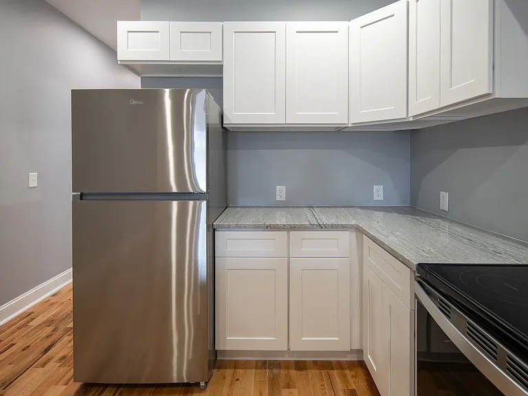 229 2nd St — Photo 7