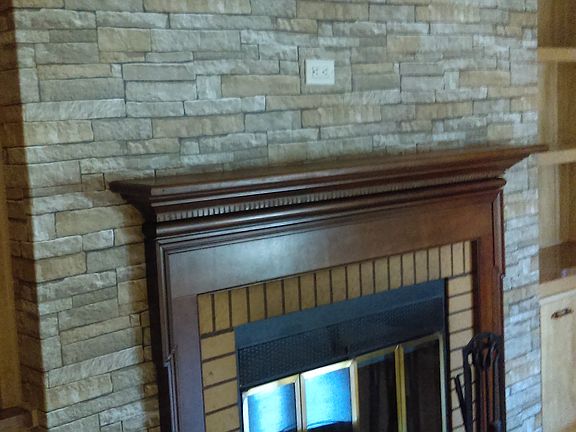5th image of 427 Holiday Park Blvd NE