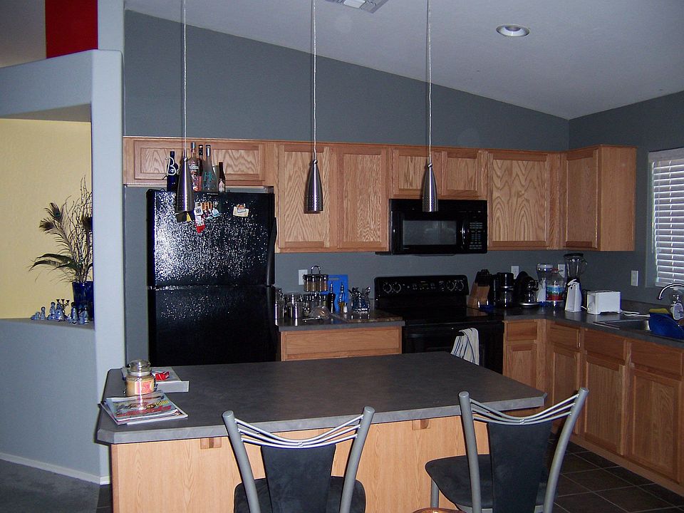 Beautiful kitchen, new appliances
