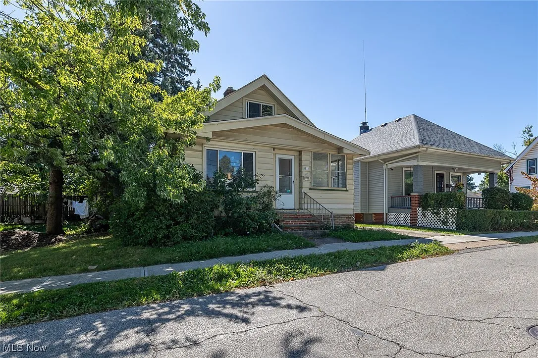 1511 Crestline Ave photo 1