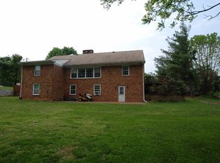 1802 Whiteley Pl, Greensboro, NC 27406