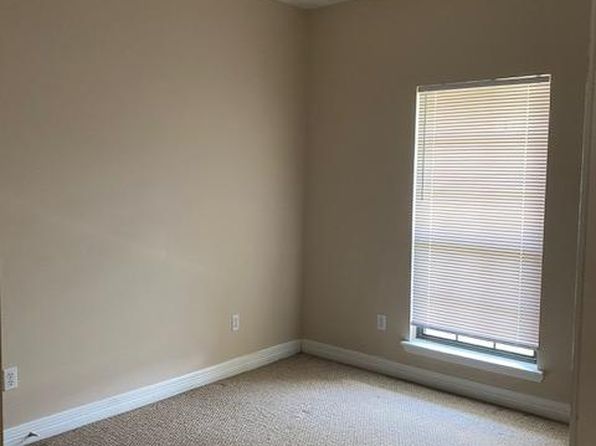 1227 Port Arthur Ter