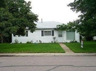 954 Uvalda St, Aurora, CO 80011
