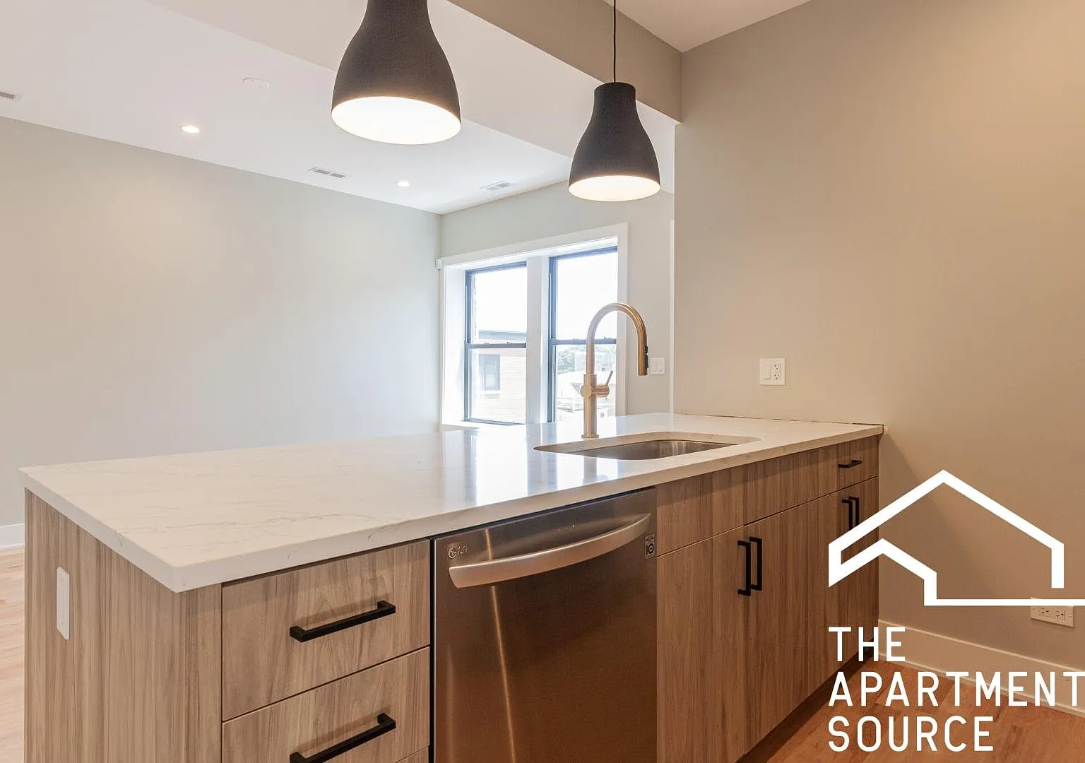 2453 W Logan Blvd — Photo 4