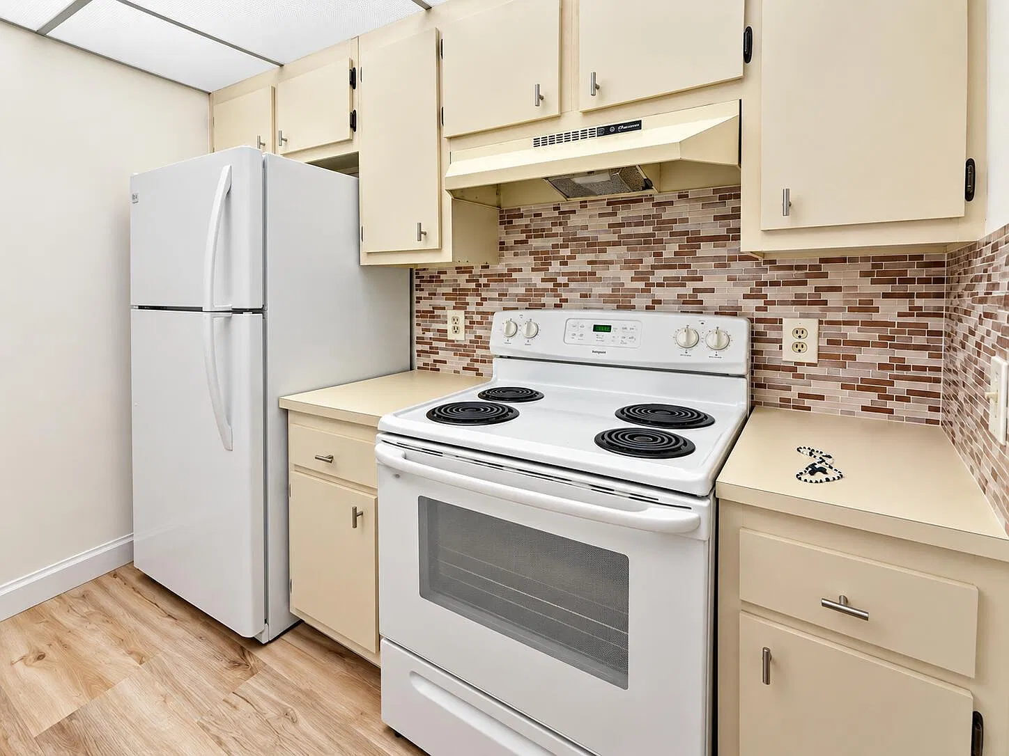 1 bed, 1.5 bath, 811 sqft, $1,600 — Photo 4
