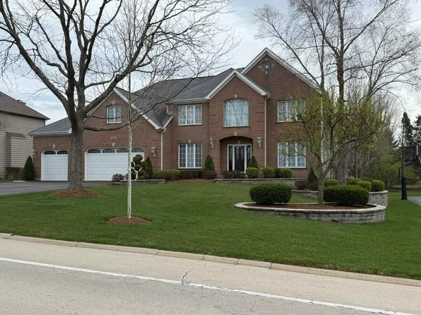 3621 Bunker Hill Dr, Algonquin, IL 60102