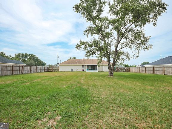 5th image of 4063 Meadow Cir