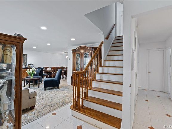 5th image of 25 Bentley Road