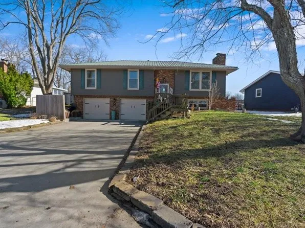 1401 Ada St, Kearney, MO 64060