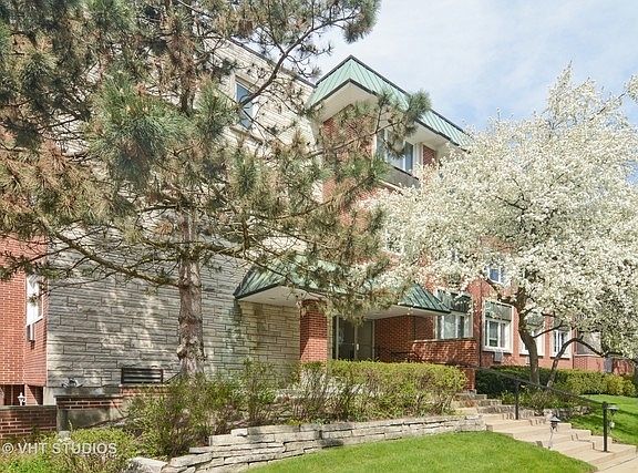 2nd image of 100 N Regency Dr E APT 101