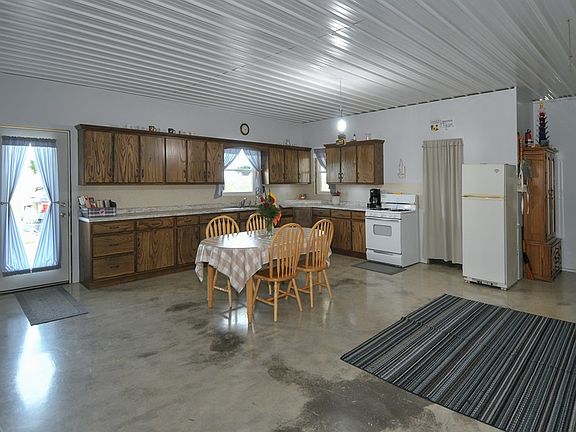 5th image of 482 Guthrie St