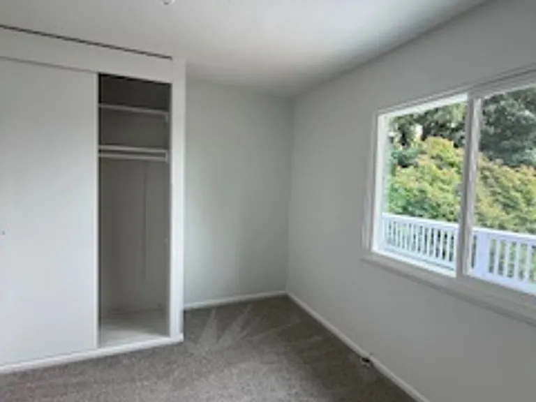 215 Elm St — Photo 35