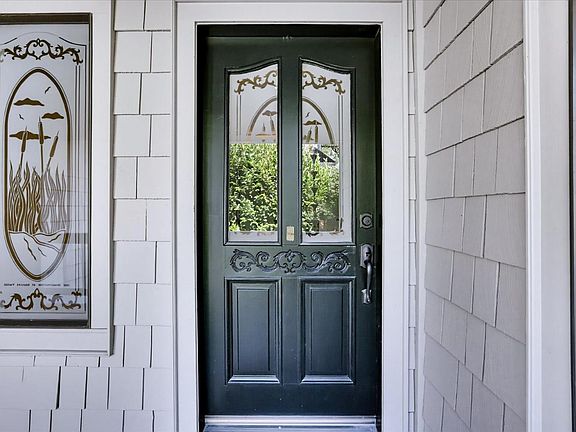 3rd image of 124 Grove St