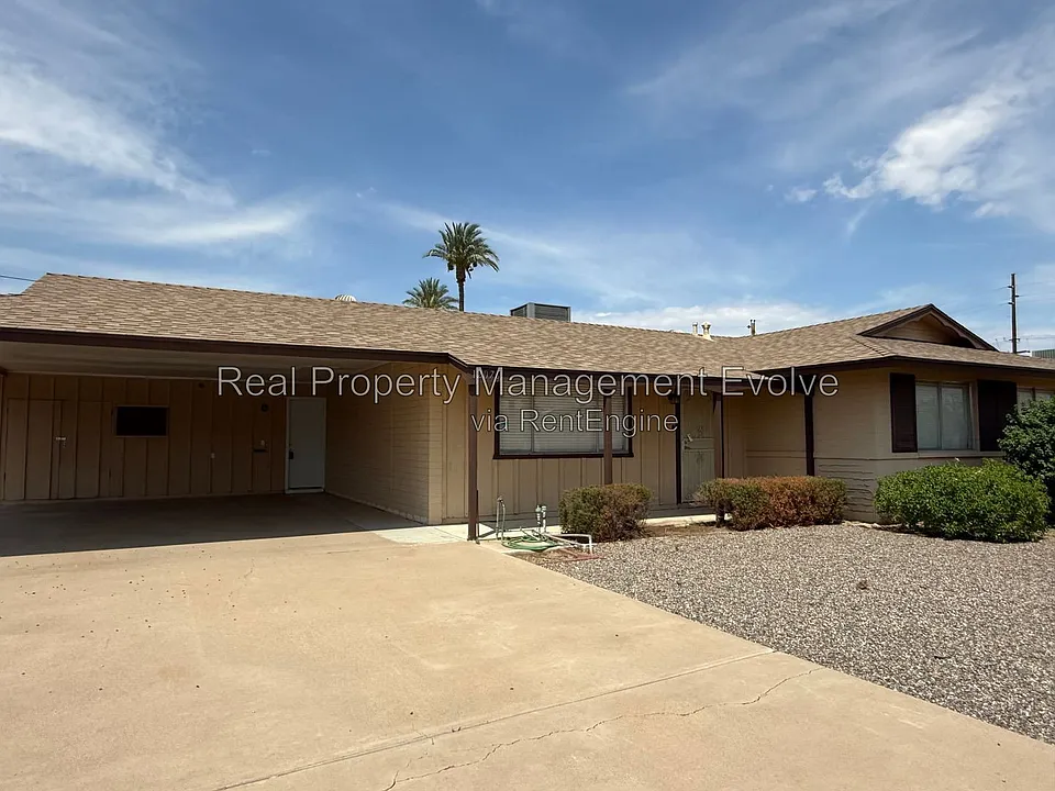 12076 N Pebble Beach Dr