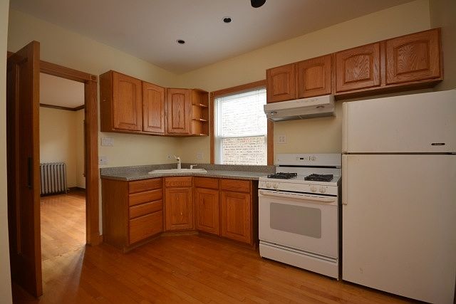 1st image of 3848 N Mozart St