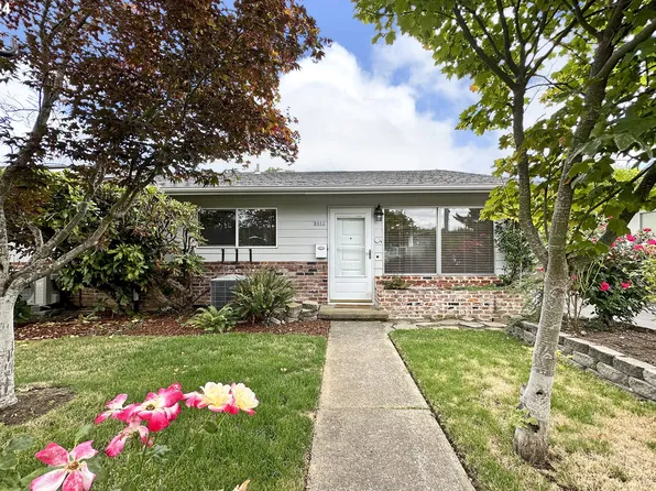 8802 NE Hassalo St, Portland, OR 97220