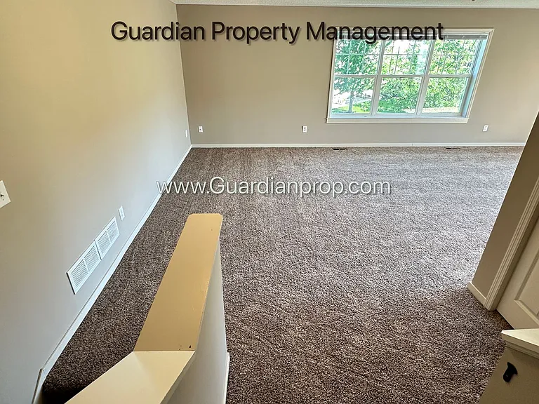 11946 Emery Village Dr N — Photo 10