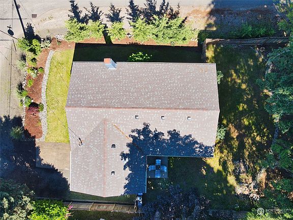 5th image of 203 W Wyandotte Avenue